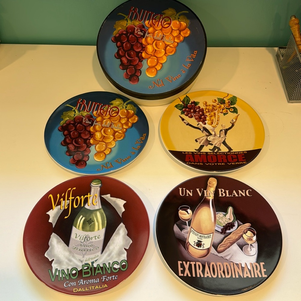 Pottery Barn Set of 4 Wine Appetizer plates